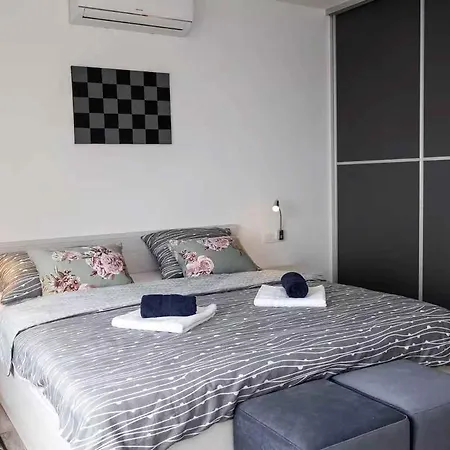 In 53910 Apartment *