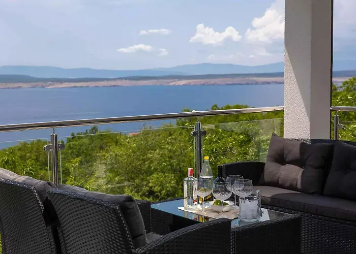 In 53910 Apartment Dramalj